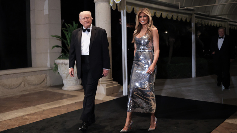 Donald y Melania Trump sonriendo