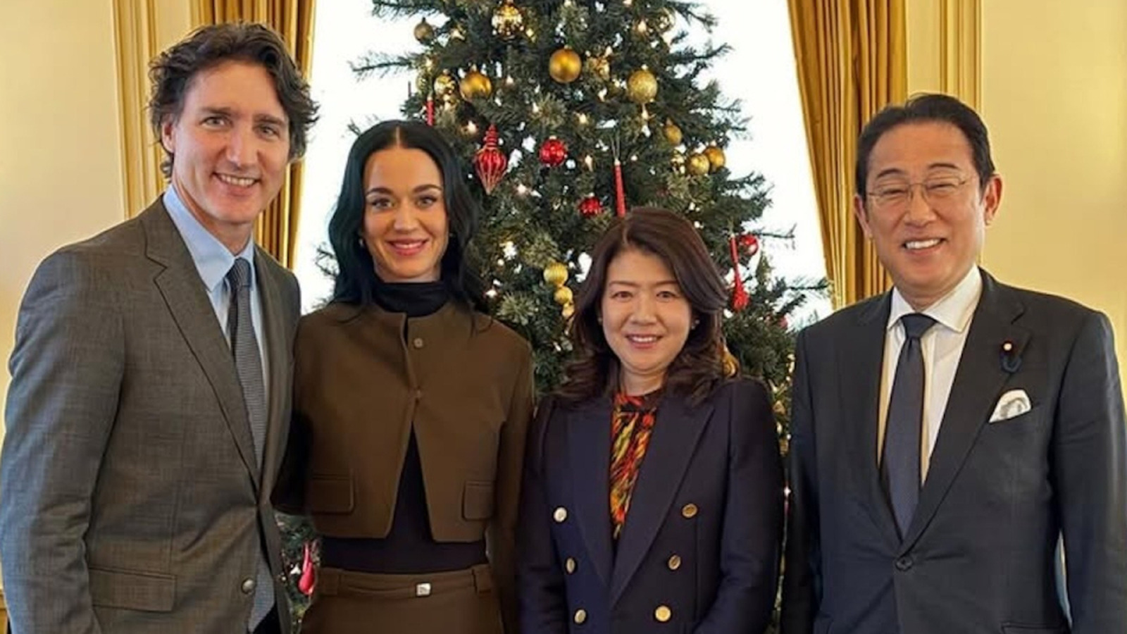 El atuendo inapropiado de Katy Perry para encontrarse con un líder mundial tuvo a Internet en ruinas