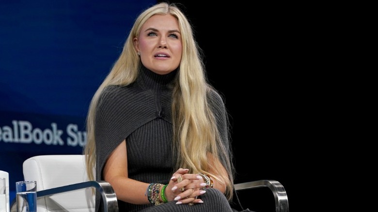 Erika Kirk habla en un panel en una cumbre política