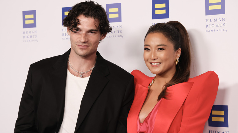 Ashley Park y Paul Forman en 2025
