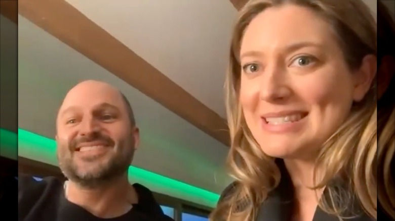 Zoe Perry con su marido Gab Taraboulsy