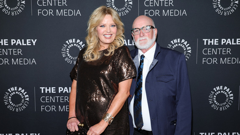 Melissa Peterman y John Brady