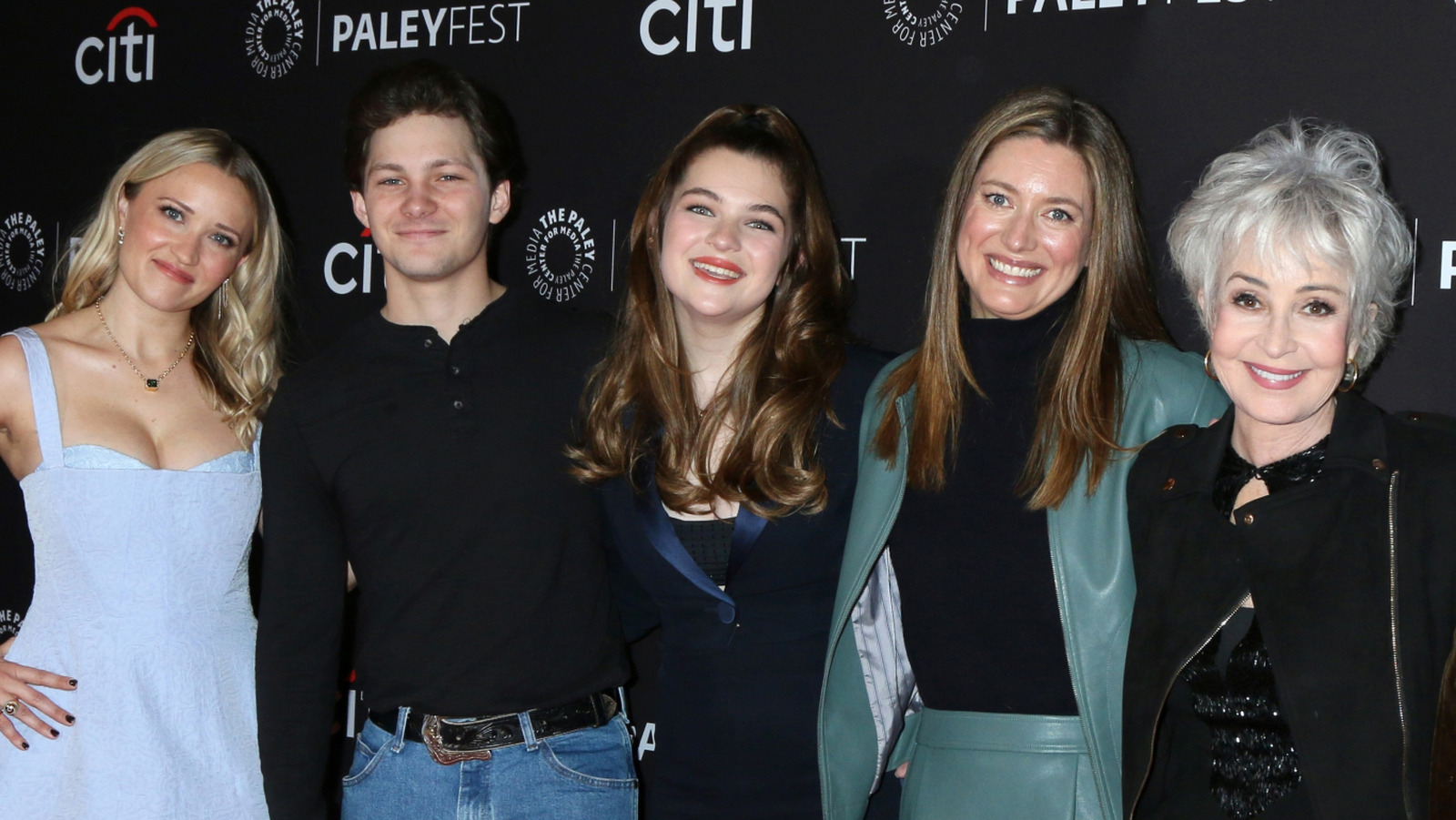 Las damas del joven Sheldon y sus parejas de la vida real