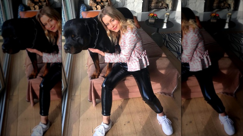Natasha Bure en 2018 con Rottweiler