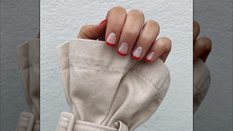 Uñas punta francesa baby rojas
