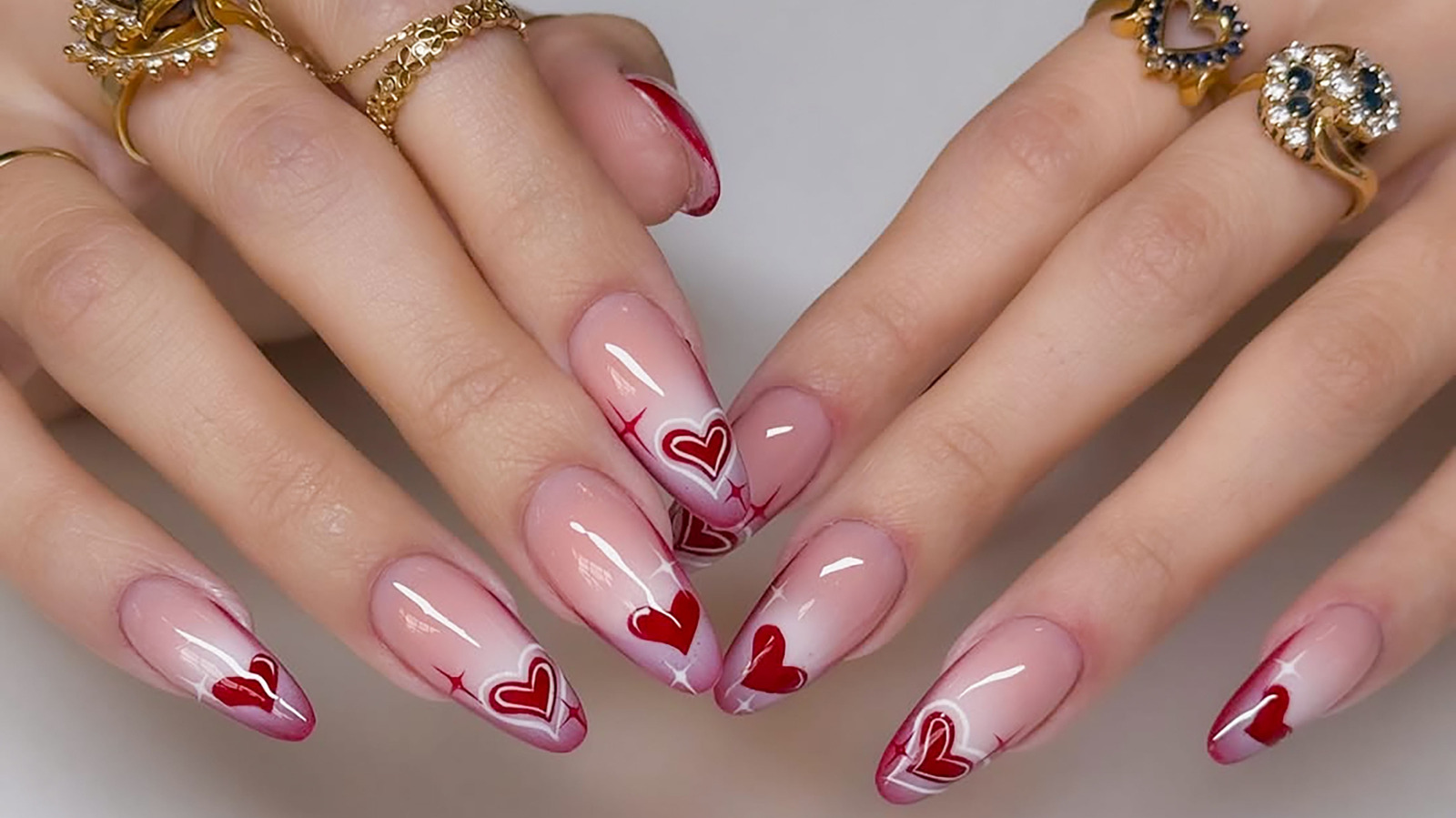 Inspo de uñas del día de San Valentín para una manicura digna de desmayarse