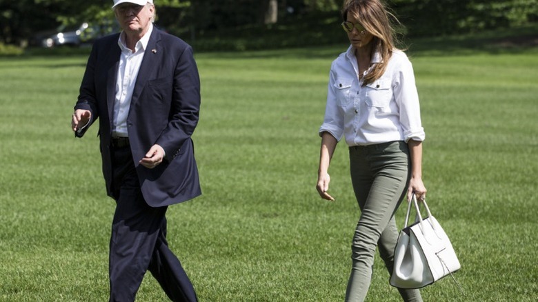 Melania Trump lleva un bolso Celine Phantom