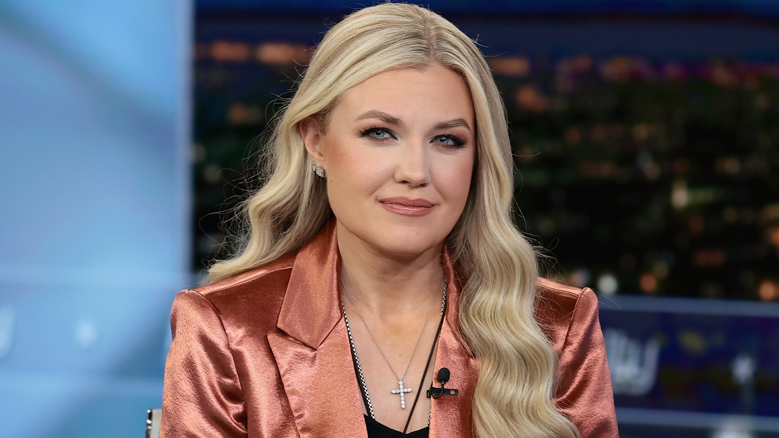 Erika Kirk luce totalmente diferente con un look de belleza atenuado