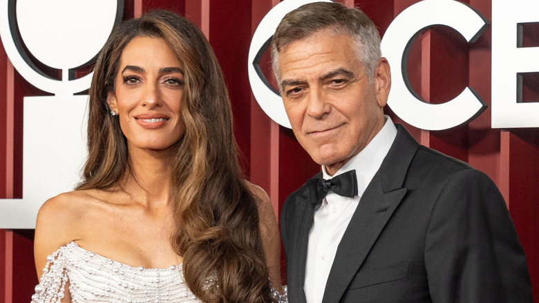 Amal Clooney y George Clooney asisten a la 78a edición anual de los premios TONY en el Radio City Music Hall de Nueva York el 8 de junio de 2025 (2025)