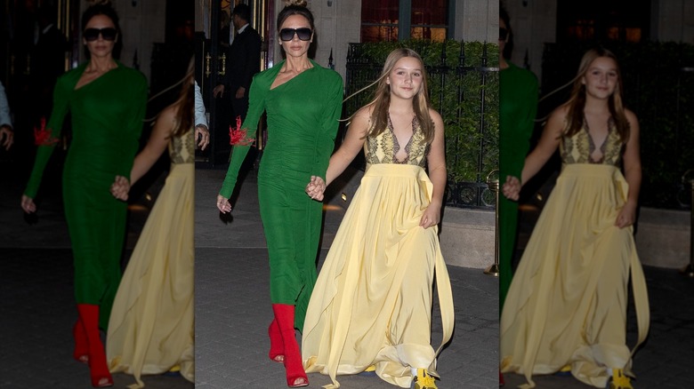 Victoria Beckham y su hija Harper Beckham en 2022