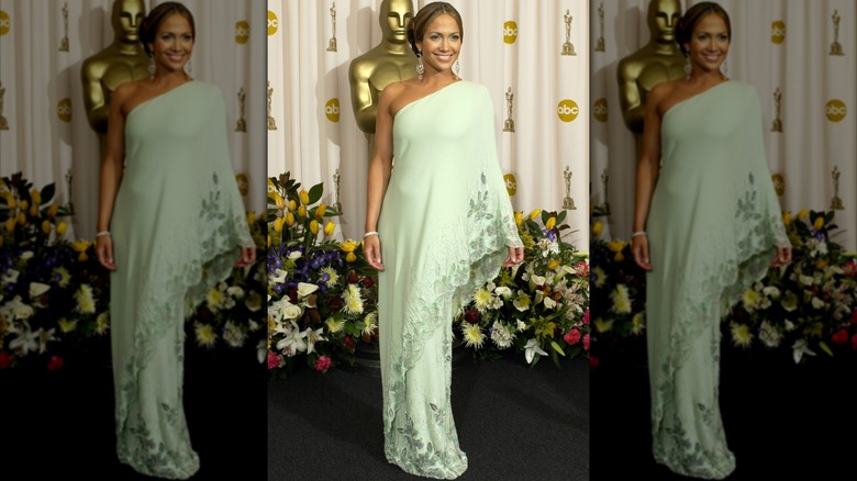Jennifer López en los Premios de la Academia 2003