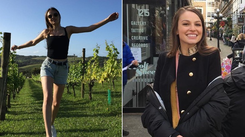 Kayla Wallace sonríe de vacaciones