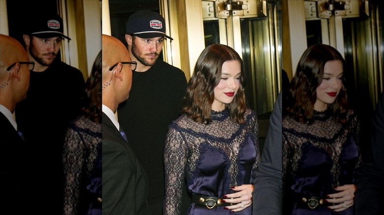 Hailee Steinfeld y Josh Allen en 2025