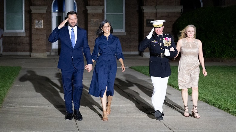 JD y Usha Vance con Emmanuel y Brigitte Macron