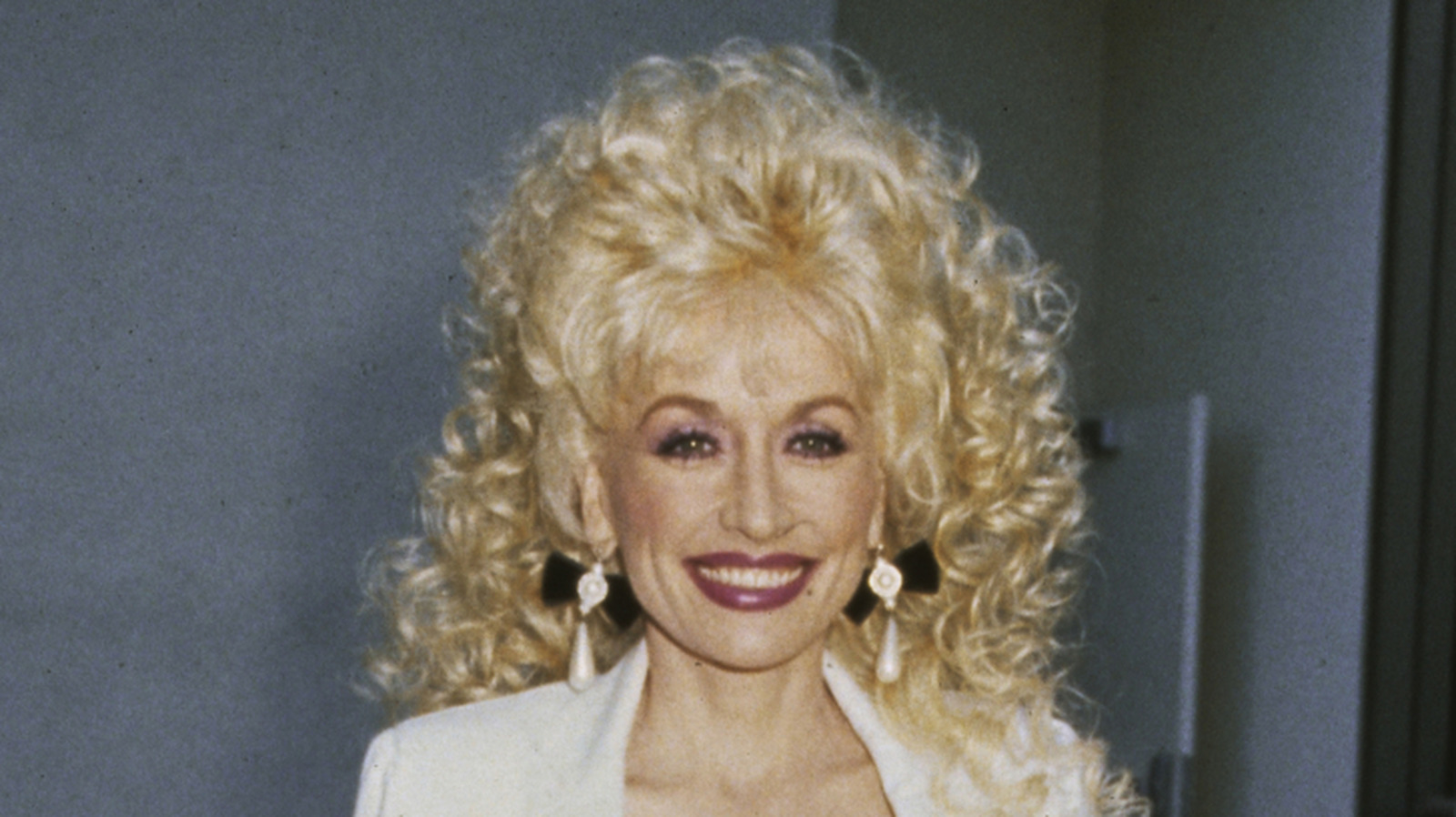 10 magníficas fotos retrospectivas de Dolly Parton que demuestran que siempre ha sido un ícono