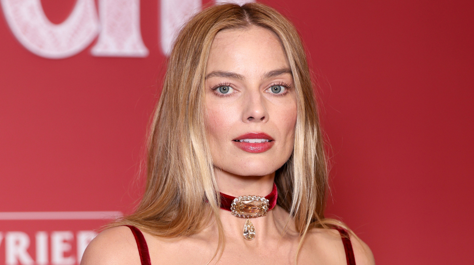 Margot Robbie es una belleza de rostro fresco que no se maquilla