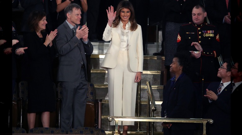 La primera dama Melania Trump llega al discurso sobre el Estado de la Unión en la cámara de la Cámara de Representantes de Estados Unidos el 30 de enero de 2018 en Washington, DC (2018)