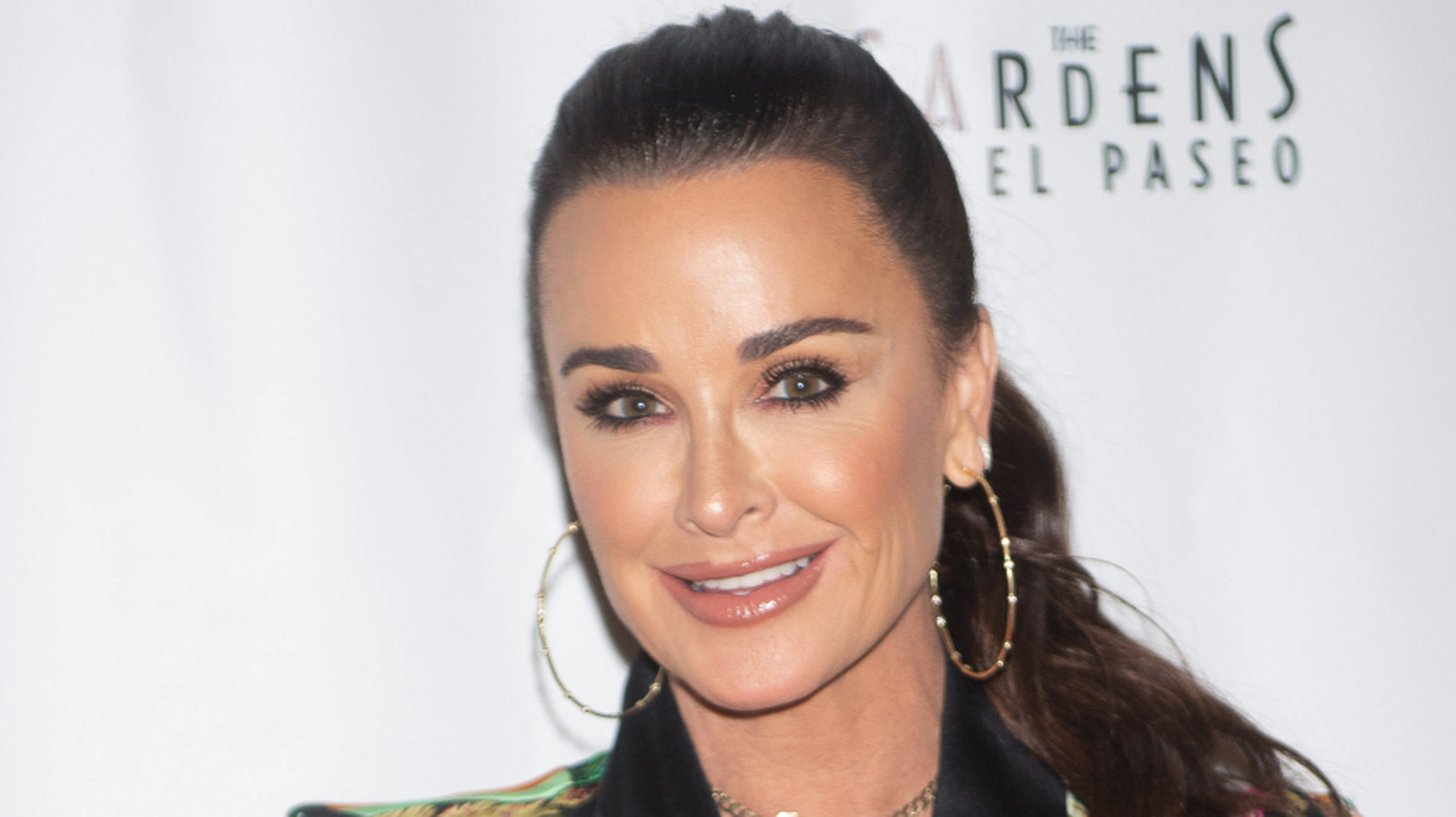 Las fotos lado a lado del rostro de Kyle Richards hacen que sus ajustes cosméticos sean tan obvios