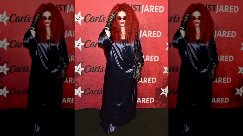 Kelly Osbourne asiste a la séptima fiesta anual de Halloween de Just Jared en Goya Studios el 27 de octubre de 2Ha
