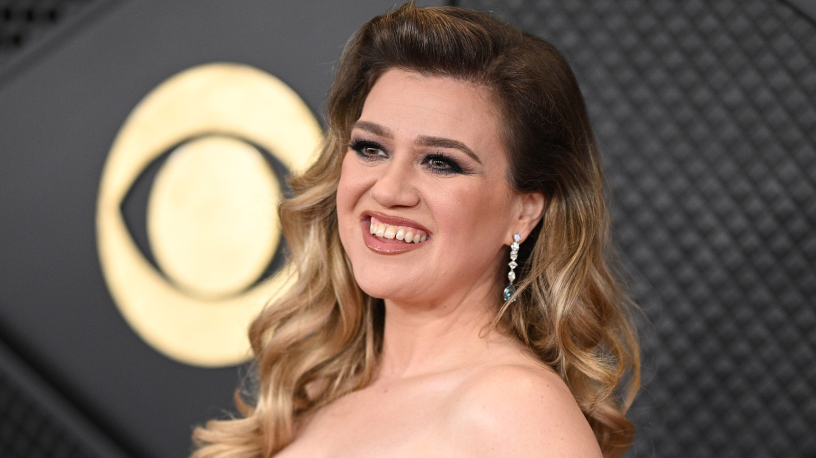 La transformación del rostro de Kelly Clarkson desde sus días en American Idol