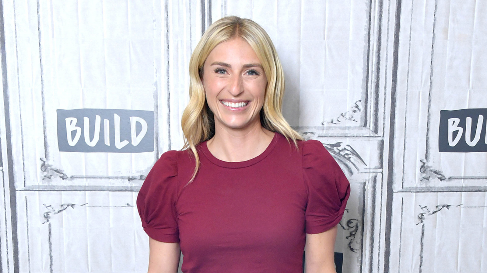 Jasmine Roth de HGTV es una belleza de rostro fresco que se libera del maquillaje