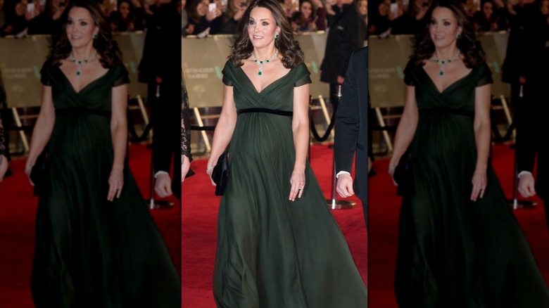 Kate MIddleton con un vestido verde en los Premios BAFTA 2016