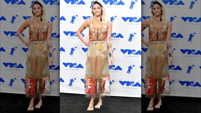 Paris Jackson con un vestido transparente en los MTV VMA 2017