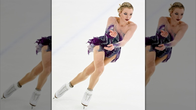 Amber Glenn realiza un programa gratuito en el Trofeo Lombardia en Ice Lab, Bérgamo, Italia