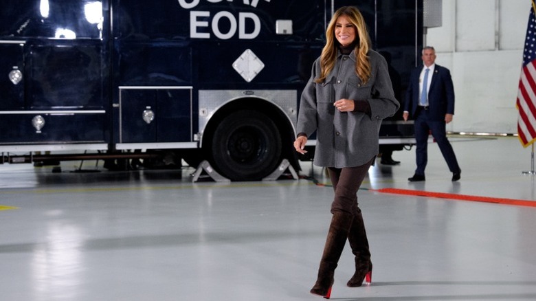 Melania Trump asiste a un evento de la Cruz Roja para las tropas estadounidenses