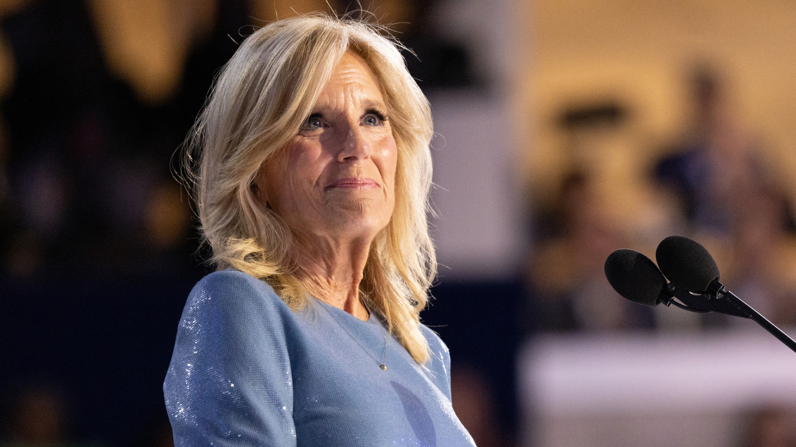 El vestido ceñido de Jill Biden en el Comité Nacional Demócrata de 2024 era casi inapropiado