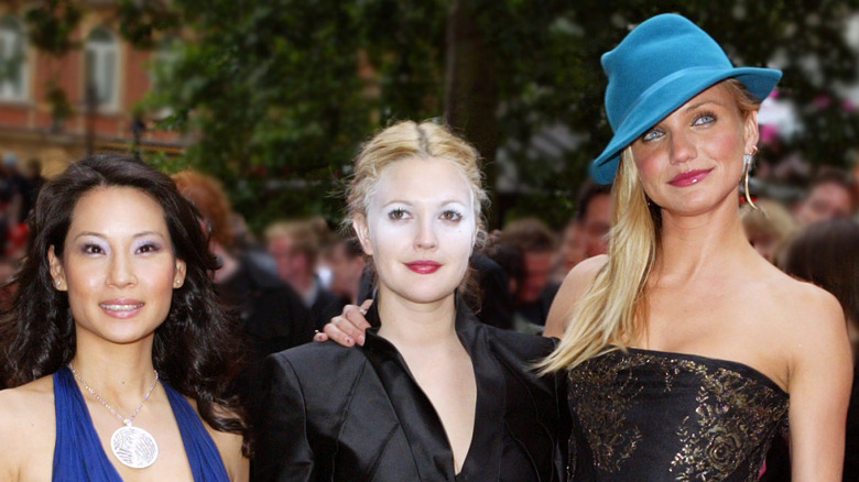 Lucy Liu, Drew Barrymore y Cameron Diaz posando juntas