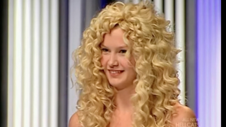 Molly O'Connell con sus extensiones de cabello y su corte pixie