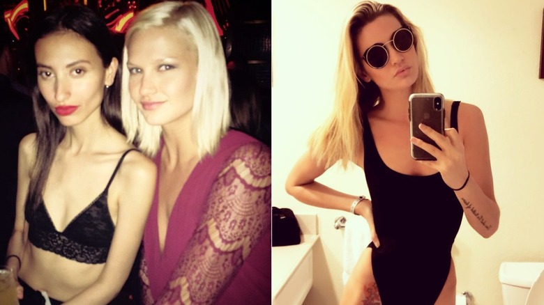 Molly O'Connell sonriendo con una amiga y tomándose una selfie en el espejo