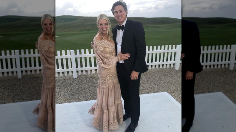 Pam Bondi y su esposo asisten a un evento formal en Irlanda en junio de 2022
