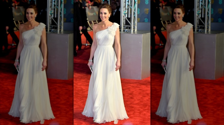 Catherine, duquesa de Cambridge, llega a los EE British Academy Film Awards en el Royal Albert Hall el 10 de febrero de 2019 en Londres, Inglaterra.