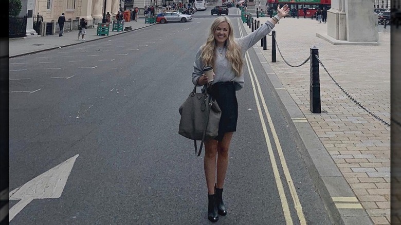Erika Kirk se encuentra en la calle de Londres.