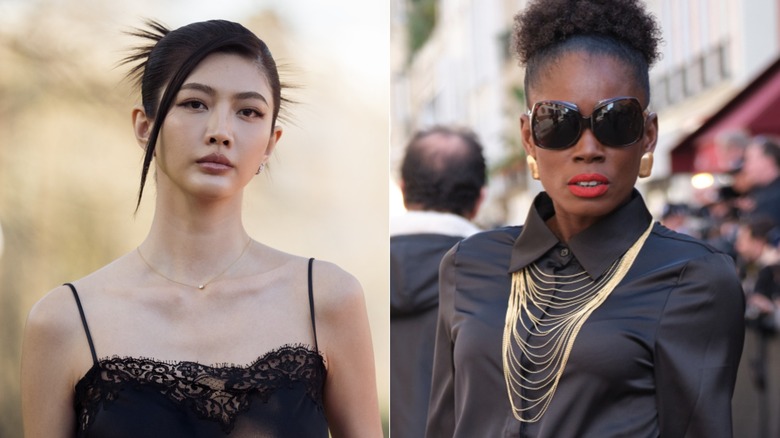 Una mujer con un collar delicado versus una mujer con un collar y aretes de oro llamativos