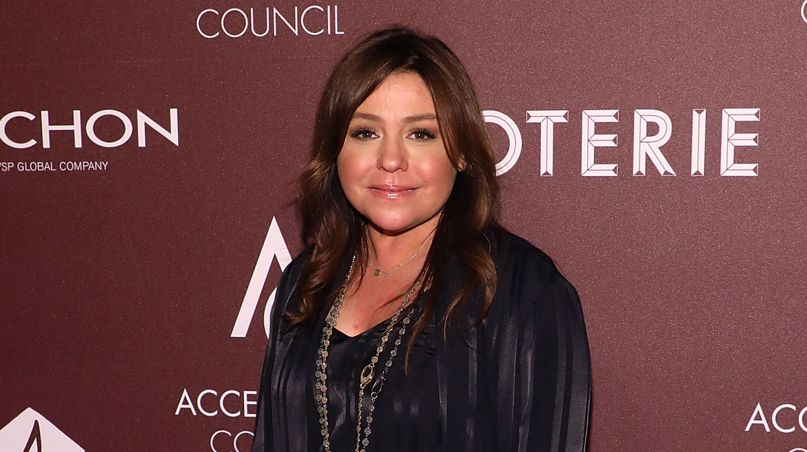 Los atuendos más anticuados y de mal gusto de Rachael Ray siempre la perseguirán