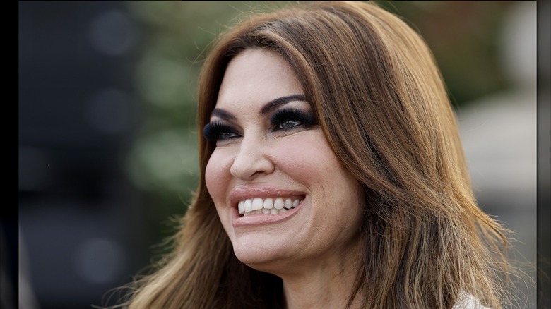 Kimberly Guilfoyle sonriendo