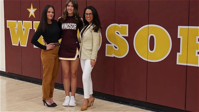 Una foto de la representante Lauren Boebert en Windsor High School