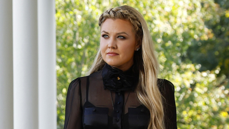 Erika Kirk con un vestido negro en un evento en la Casa Blanca en honor a Charlie Kirk