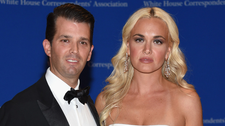 Donald Trump Jr. y Vanessa Trump posando juntos