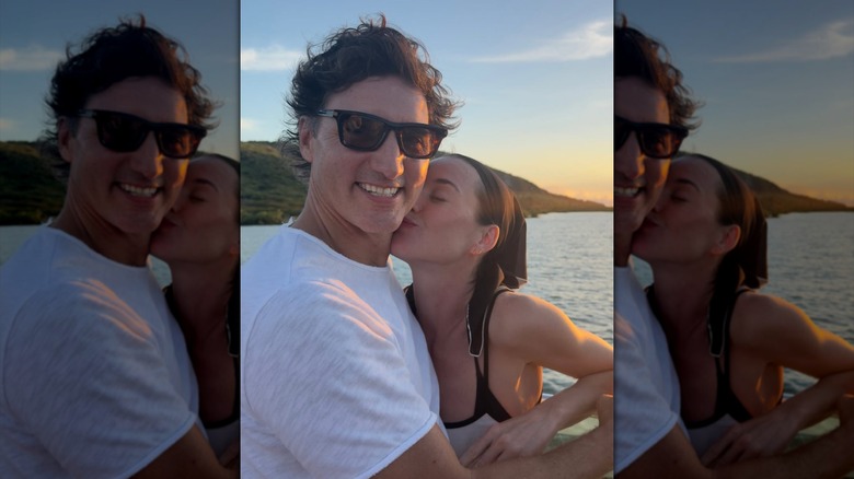 Katy Perry y Justin Trudeau besándose en un barco