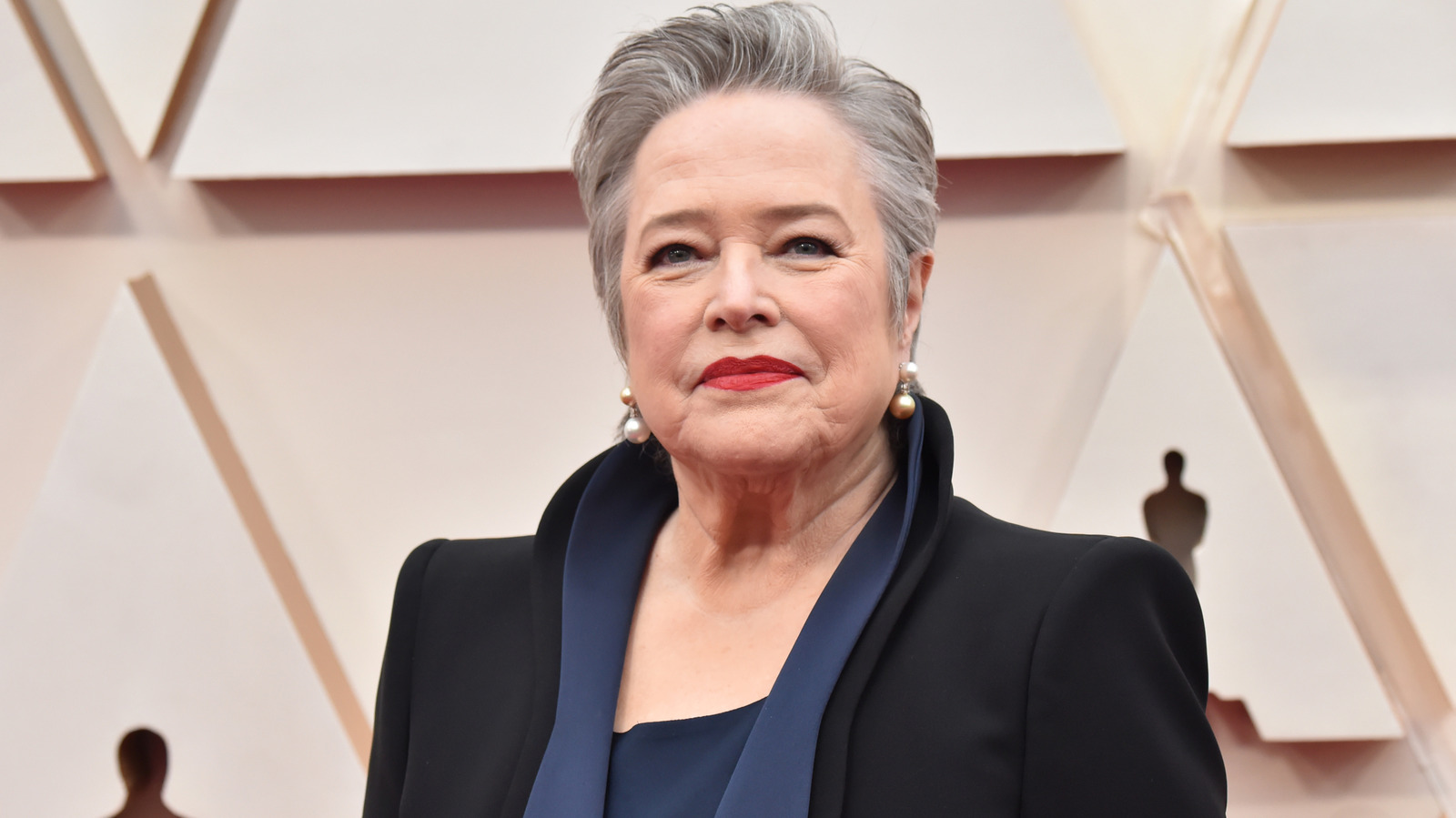 El rostro de Kathy Bates ha cambiado totalmente después de la pérdida de peso asistida por Ozempic