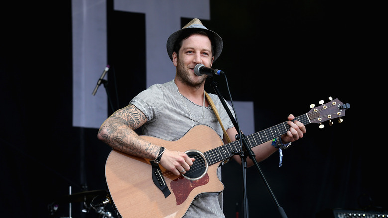 Matt Cardle actuando