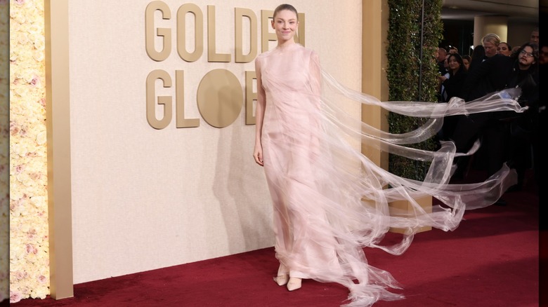 Hunter Schafer en los Globos de Oro 2024