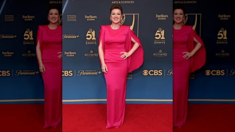 Kelly Clarkson en los Emmy de junio de 2025