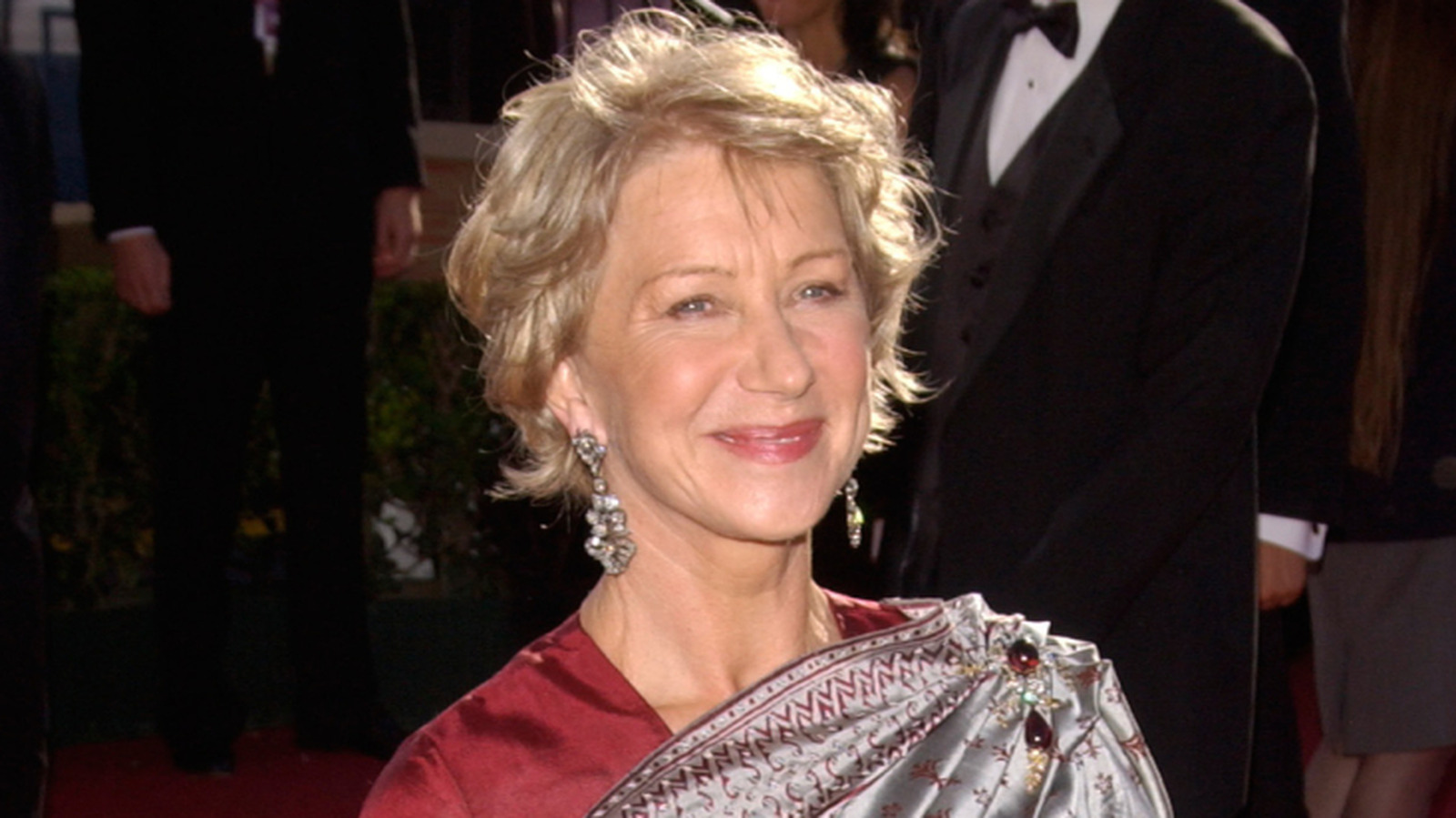 El atuendo inapropiado de Helen Mirren en los Emmy de 2004 fue más que insípido