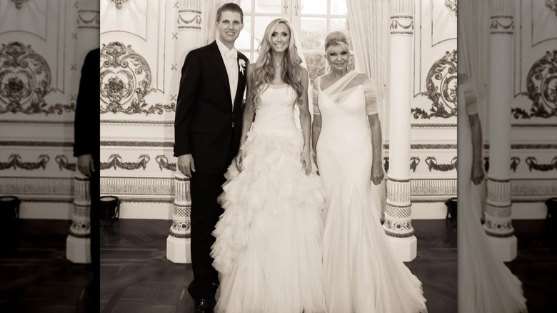 Lara, Eric e Ivana Trump el día de la boda de Lara y Eric en 2014