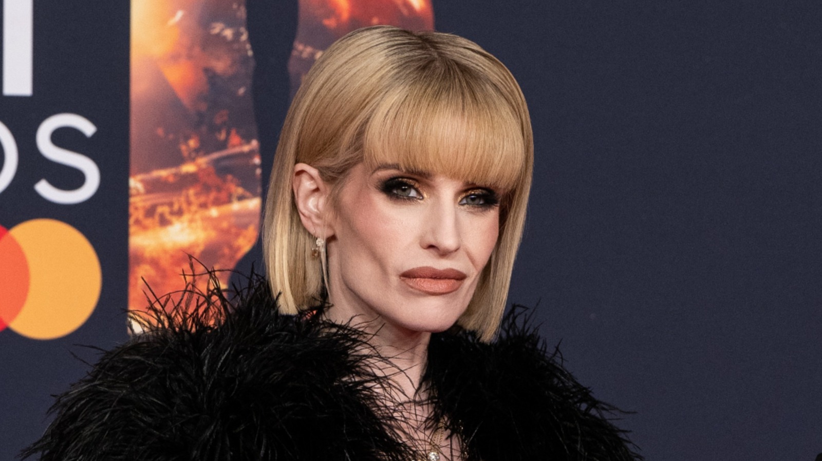 Kelly Osbourne está casi irreconocible sin maquillaje